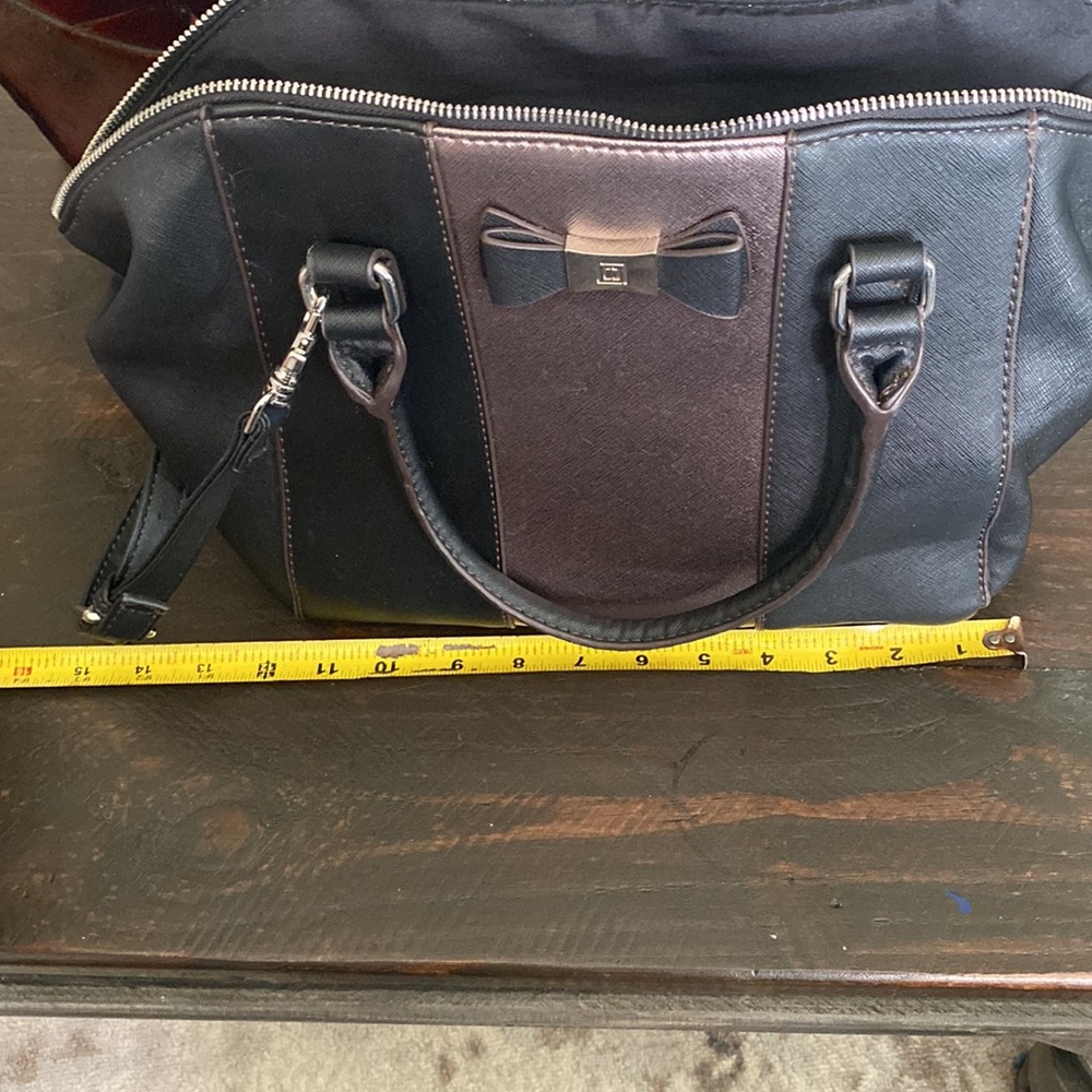 Liz Claiborne Tote - Picture 5 of 6